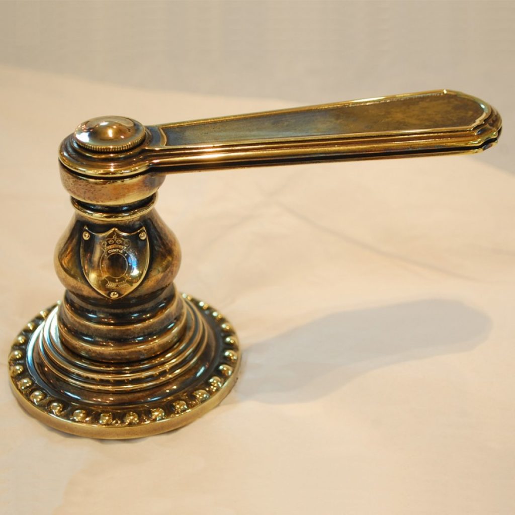 Villa Deck Mount Handle Collection