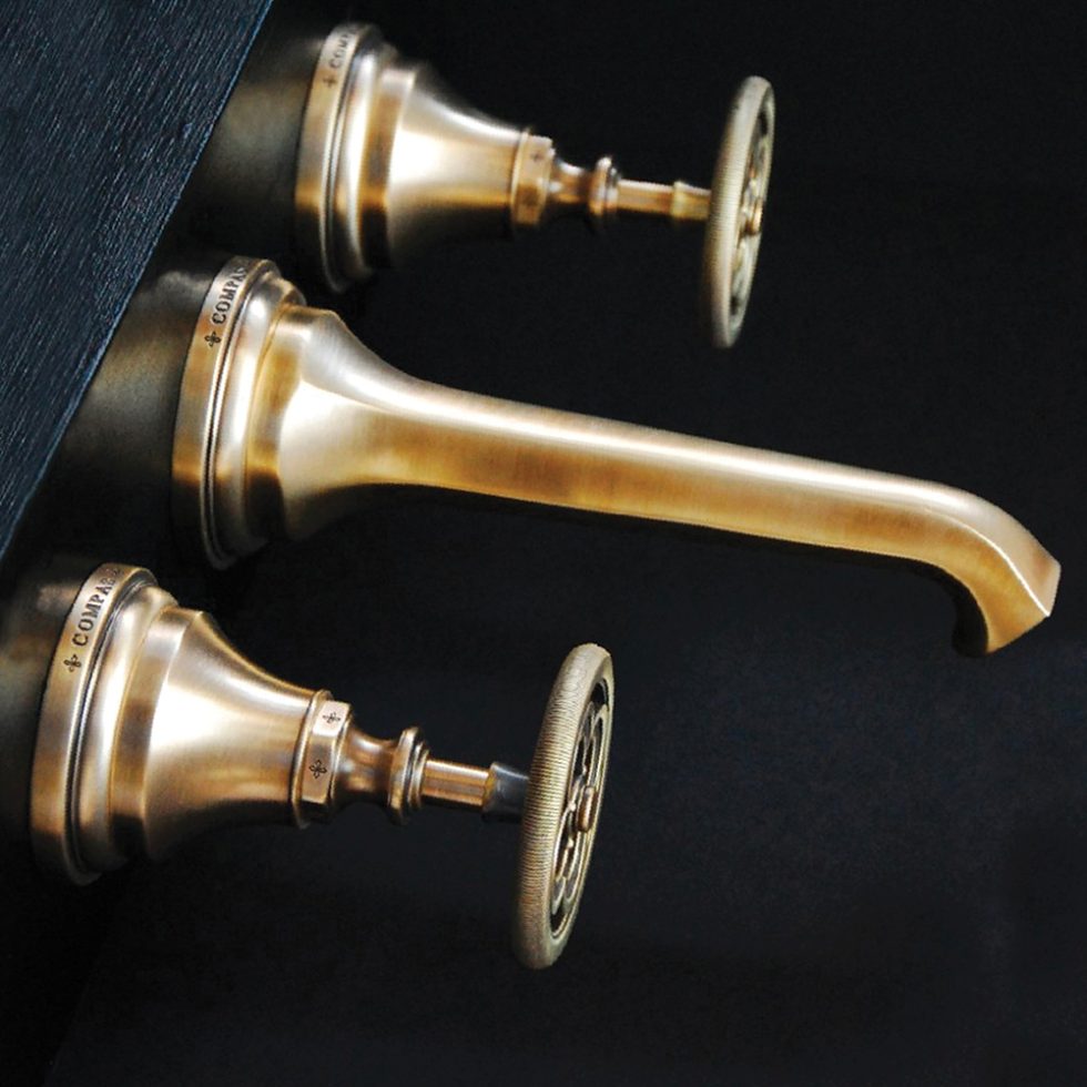 Quadrolobe-Wall-Mount-Spout-additional