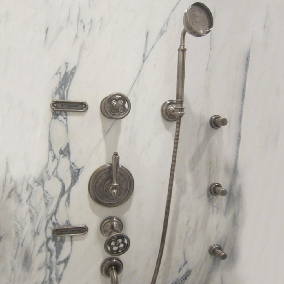 Quadrolobe-Internal-Shower-additional