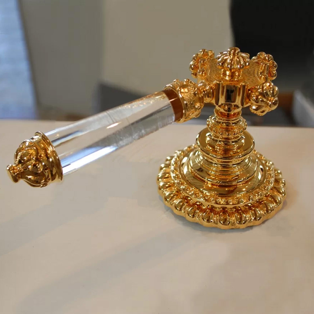 Segovia-Deck-Mounted-Lever